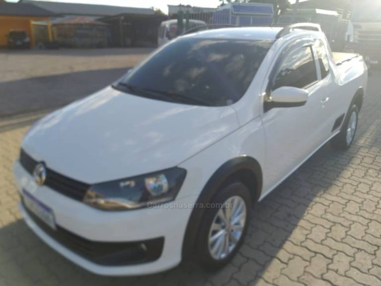 VOLKSWAGEN - SAVEIRO - 2014/2015 - Branca - R$ 51.500,00