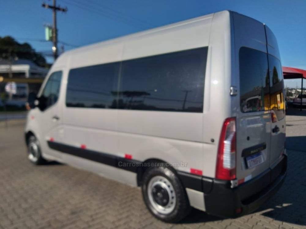 RENAULT - MASTER - 2013/2014 - Prata - Sob Consulta