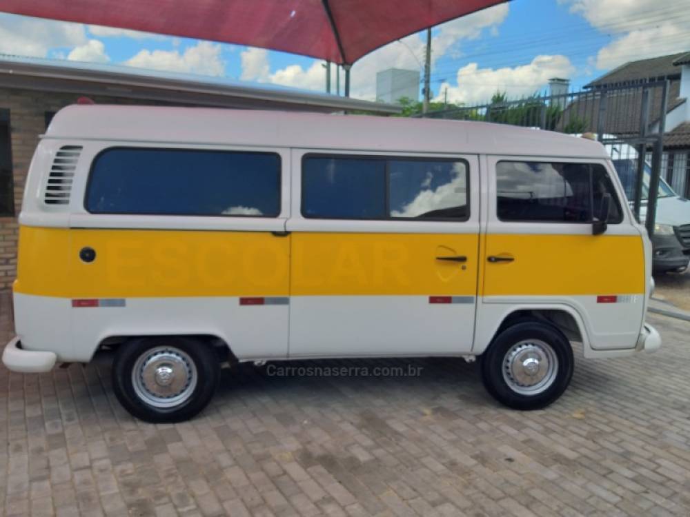 VOLKSWAGEN - KOMBI - 2013/2014 - Branca - Sob Consulta