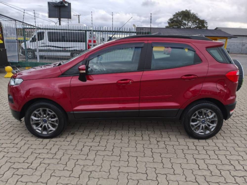 FORD - ECOSPORT - 2016/2017 - Vermelha - R$ 59.800,00