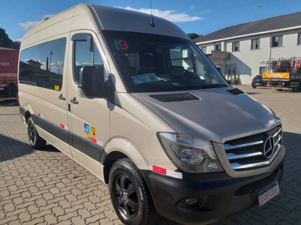 MERCEDES-BENZ - SPRINTER - 2018/2019 - Bege - Sob Consulta