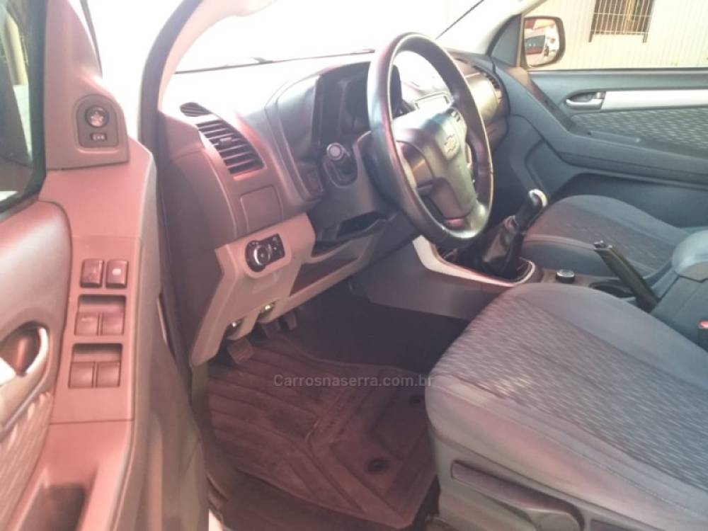 CHEVROLET - S10 - 2015/2015 - Branca - R$ 102.800,00